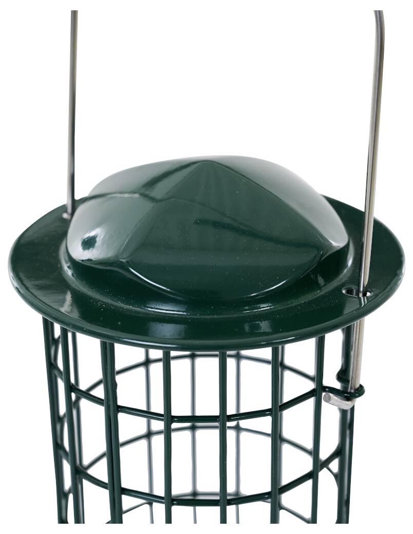 Ein grüner Metallvogelkasten mit gewölbtem Dach und gitterartigem Käfigdesign zum Halten von Vogelfutter.