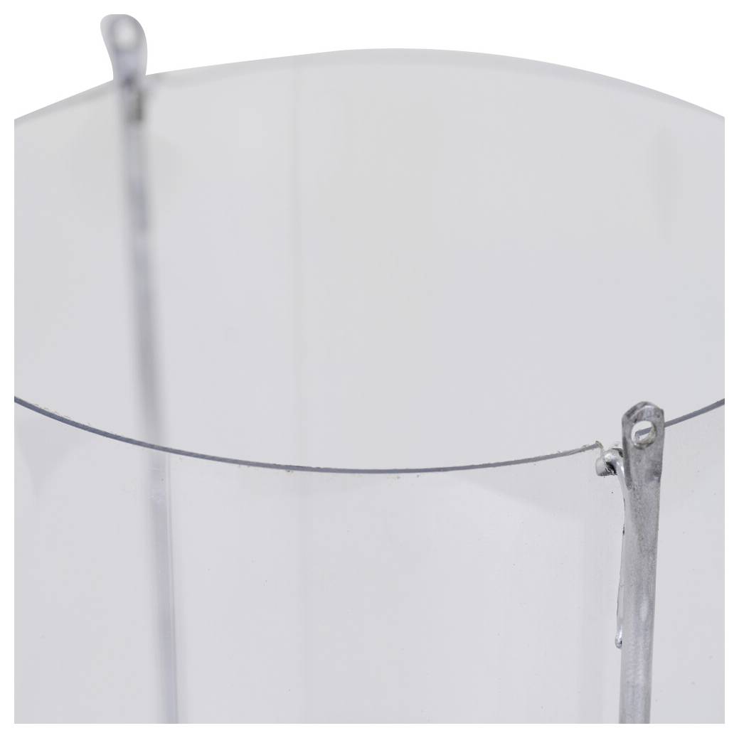 Ein Metallkabel-Clip ist an einem transparenten zylindrischen Kunststoffobjekt befestigt, wahrscheinlich ein Teil eines Behälters oder eine Komponente eines Haushaltsgeräts.