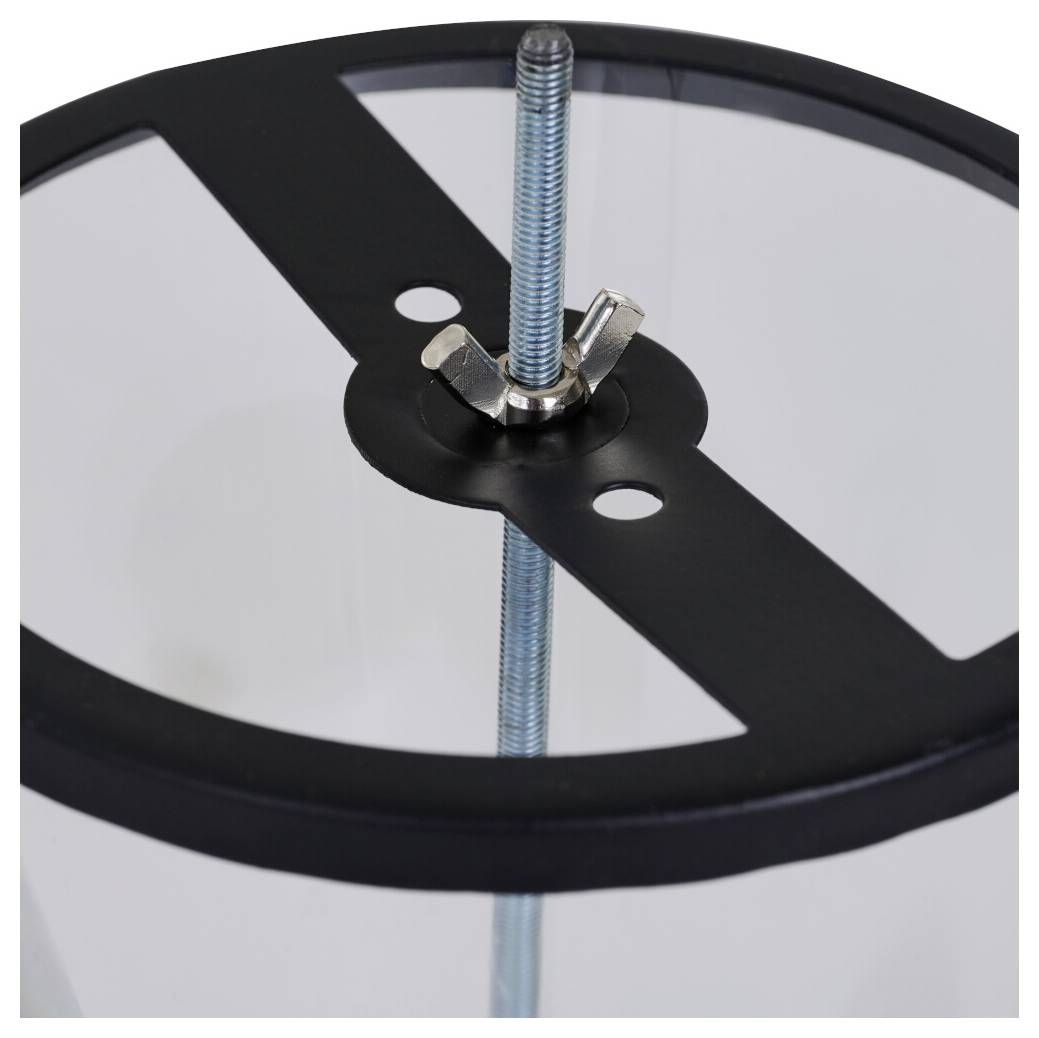 Nahaufnahme der internen Befestigungsstruktur eines Lampenschirms, die einen zentralen Gewindestab mit einer Flügelmutter zeigt, die ihn befestigt.