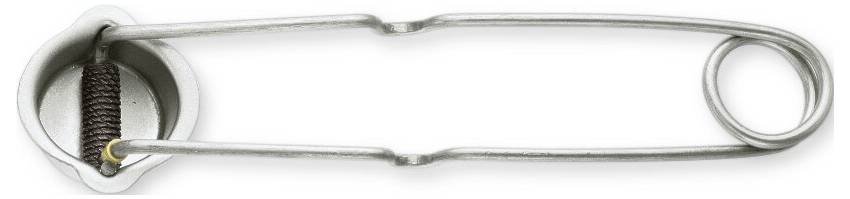 Eine Metallsicherheitsnadel mit einer kreisförmigen Klammer und einer Schraubenfeder, die in geöffneter Position gezeigt wird.