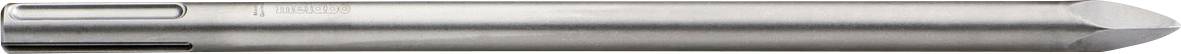 Nahaufnahme einer silbernen Stift- oder Kugelschreiberspitze auf einem metallischen Gehäuse, horizontal vor weißem Hintergrund dargestellt.