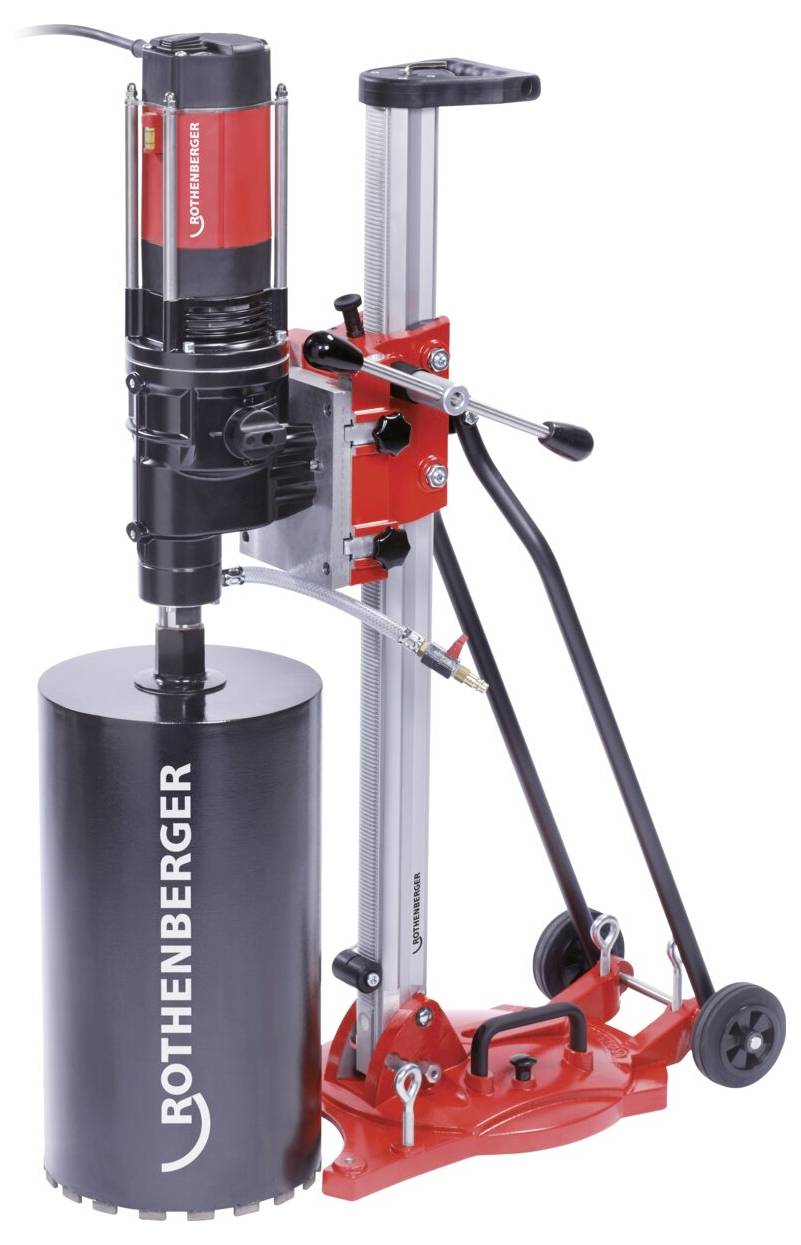Eine Rothenberger-Kernbohrmaschine mit rot-schwarzem Röhrendesign, montiert auf einem Fahrgestell für Betonbohrungsanwendungen.