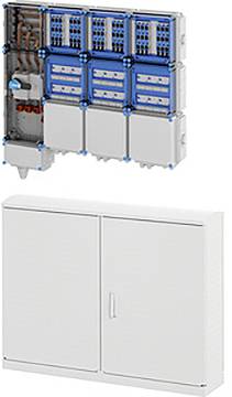 Batteriespeichersystem mit entfernter Abdeckung, das blaue Module und Verdrahtung zeigt; darunter ist der geschlossene Schrank mit zwei Türen.