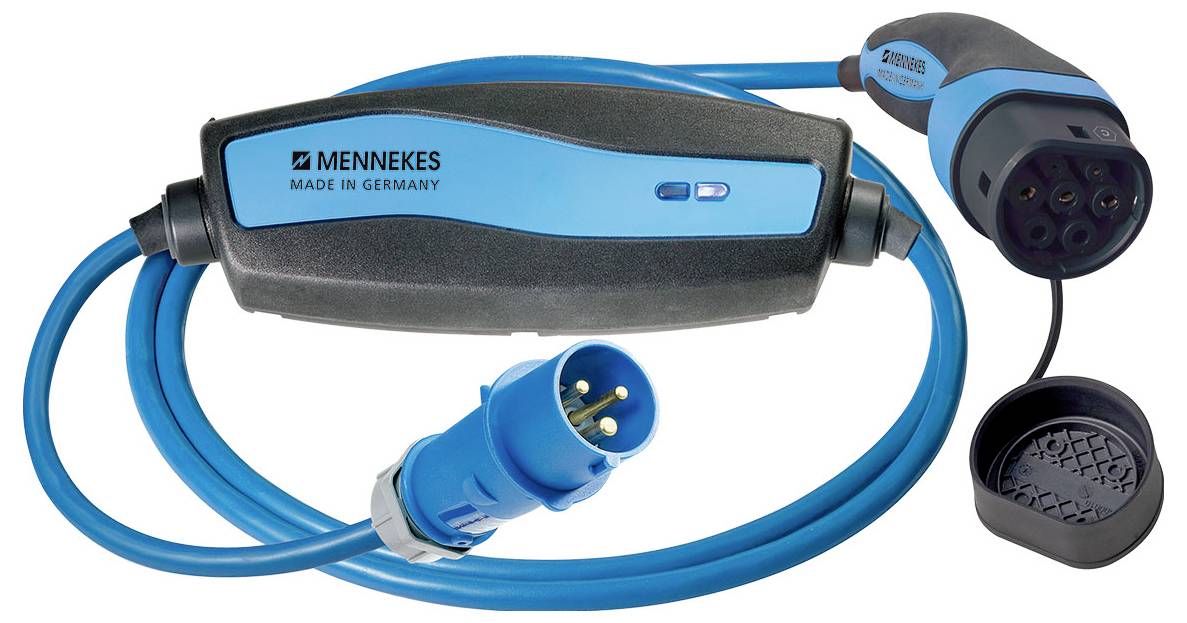 Blau-schwarzes MENNEKES-Elektrofahrzeug-Ladekabel mit Steckern und Kappen.
