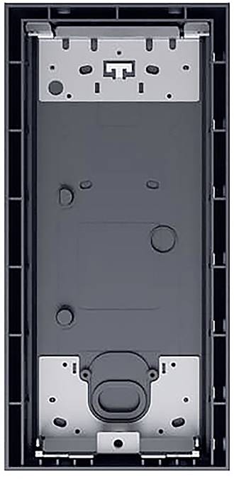 Ein rechteckiger, schwarzer Montagekasten mit Metallbügeln und Montagelöchern zur Befestigung von elektrischen oder elektronischen Komponenten.