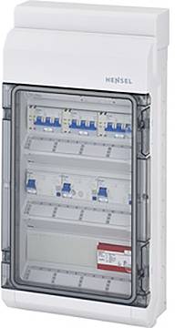 Elektrischer Verteilerkasten mit mehreren Leitungsschutzschaltern und einer transparenten Tür, geeignet für Wohn- oder Industriegebrauch.