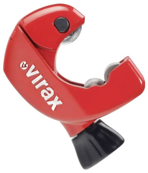 Tragbares Kupferrohr-Biegewerkzeug mit rot-schwarzem Griff, gezeigt mit zwei Kupferrohren in einem gebogenen schwarzen Kopf.