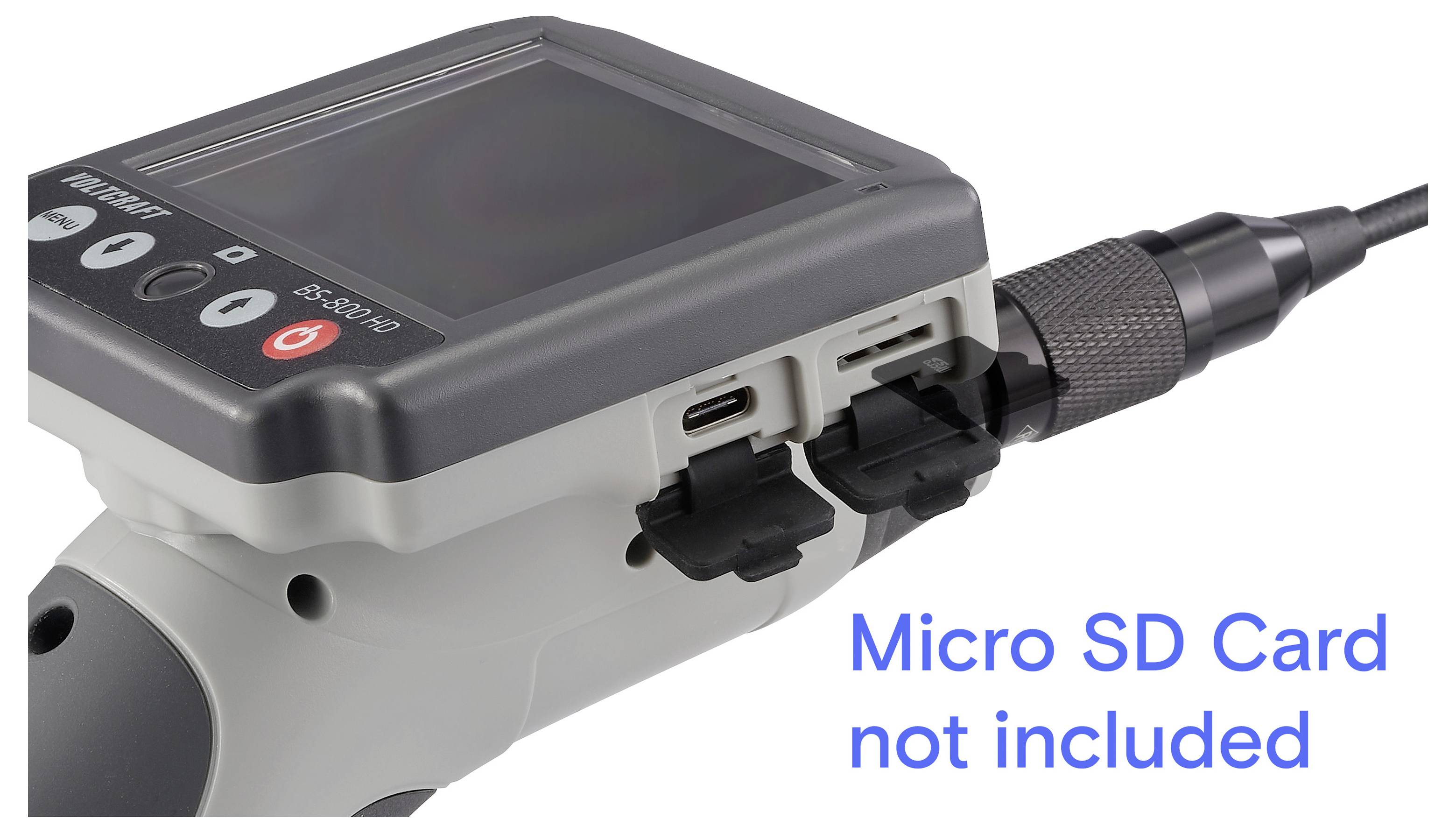 Tragbares Gerät mit Micro-SD-Kartensteckplatz und angeschlossenem Kabel; Text besagt „Micro-SD-Karte nicht im Lieferumfang enthalten