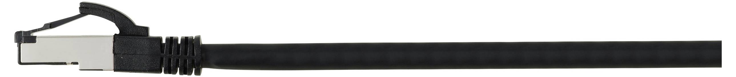 Ein Ethernet-Kabel mit schwarzem Schutzmantel und Metallstecker-Ende, das für Internet- und Netzwerkverbindungen verwendet wird.