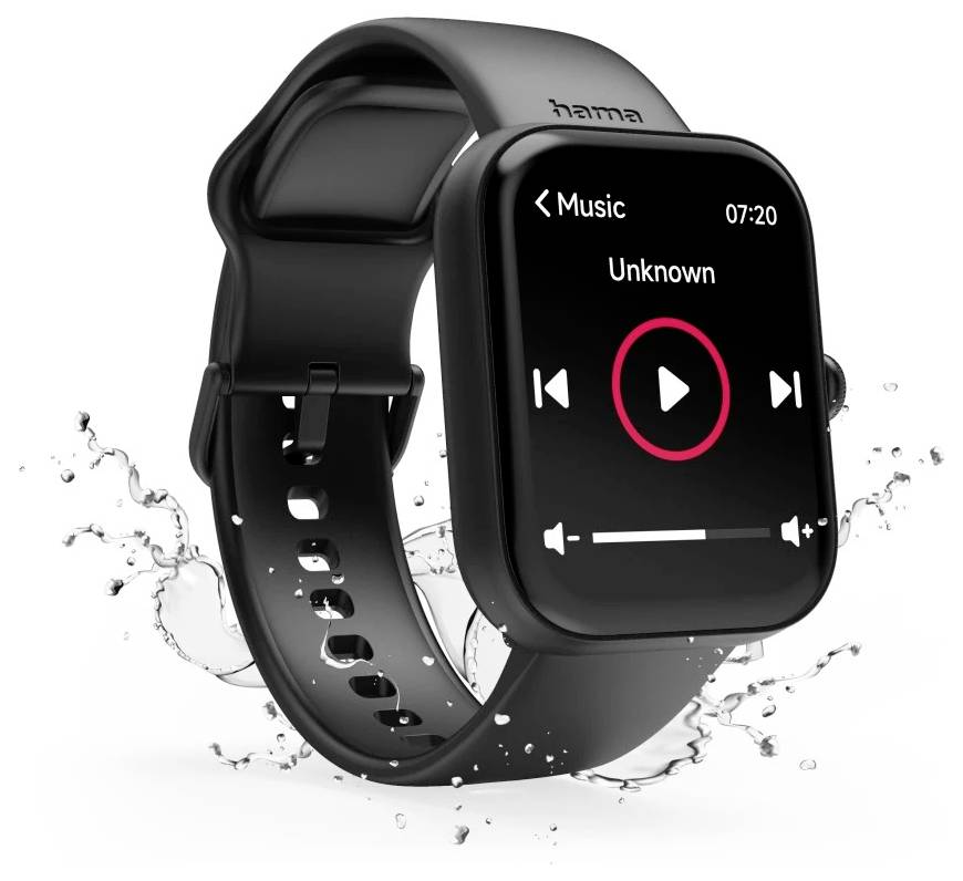 Eine schwarze Smartwatch, die eine Musikwiedergabe mit einem 'Unbekannt' Track anzeigt, wobei der Wiedergabe-Button hervorgehoben ist. Wasserspritzer umgeben die Uhr und deuten auf Wasserdichtigkeit hin.