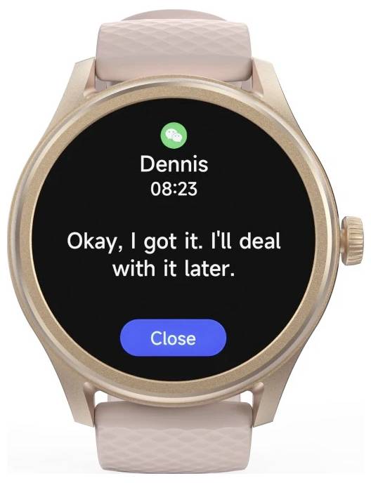 Eine Smartwatch zeigt eine Nachricht von Dennis um 08:23 Uhr an, die lautet: „Okay, ich habe es verstanden. Ich werde mich später darum kümmern.