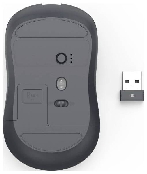 Unteransicht einer schwarzen Computermaus mit ihrem USB-Empfänger daneben, wobei ein Batteriefach und ein Ein-/Ausschalter sichtbar sind.
