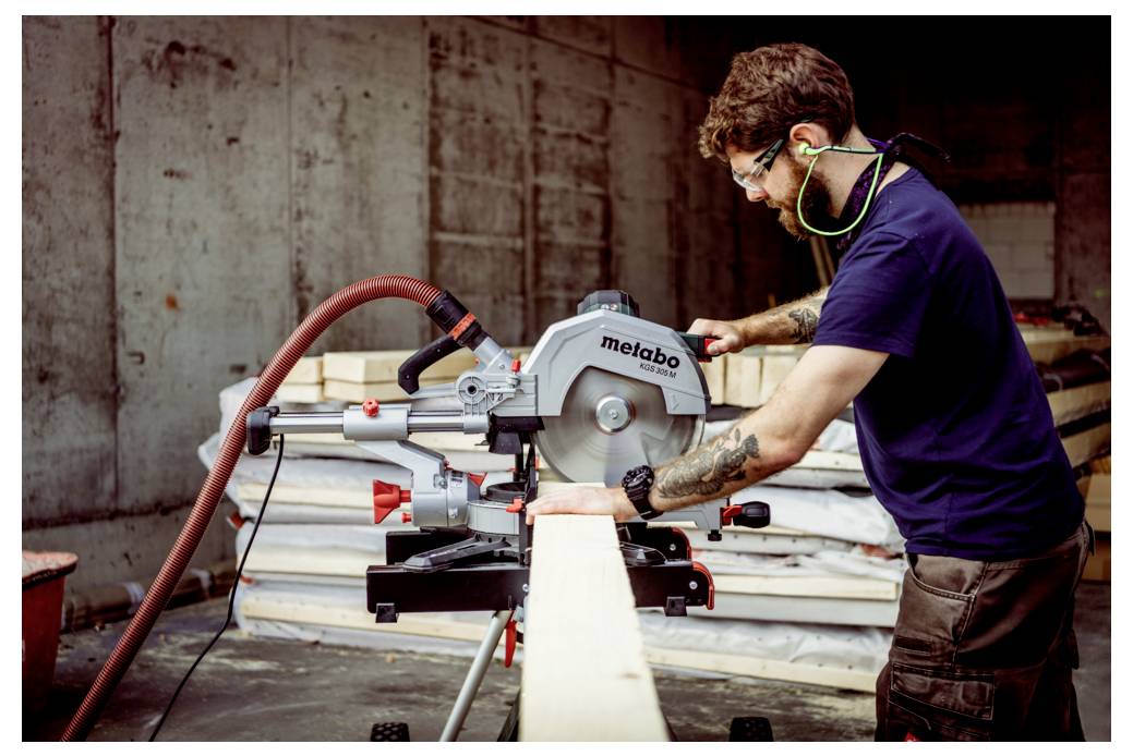 Metabo KGS 305M Kapp-Zugsäge 305mm 30mm 1600 W, 2000W