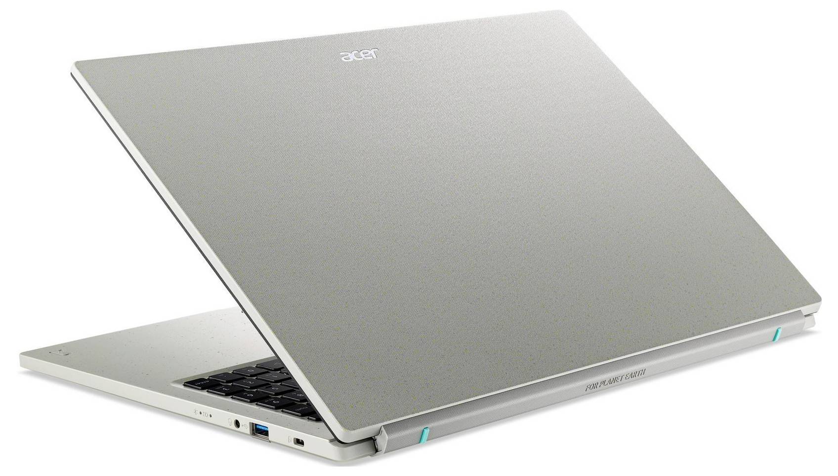 Silberner 'Acer' Laptop teilweise geöffnet, eine moderne, elegante Designstruktur mit sichtbaren Anschlüssen und Tastatur, auf einem schlichten weißen Hintergrund platziert.