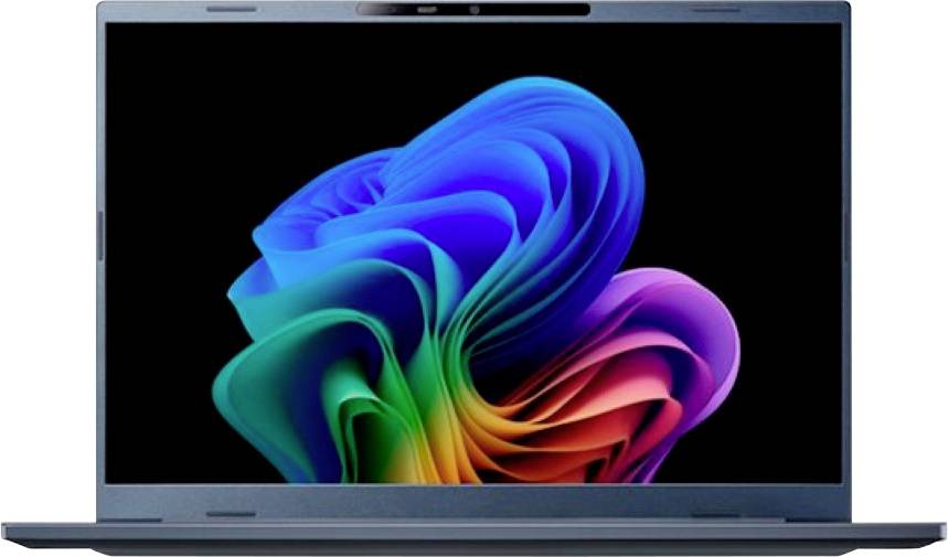 Ein moderner Laptop, der ein leuchtendes, farbenfrohes abstraktes Design auf seinem Bildschirm zeigt, mit wirbelnden Blau-, Grün- und Violetttönen.