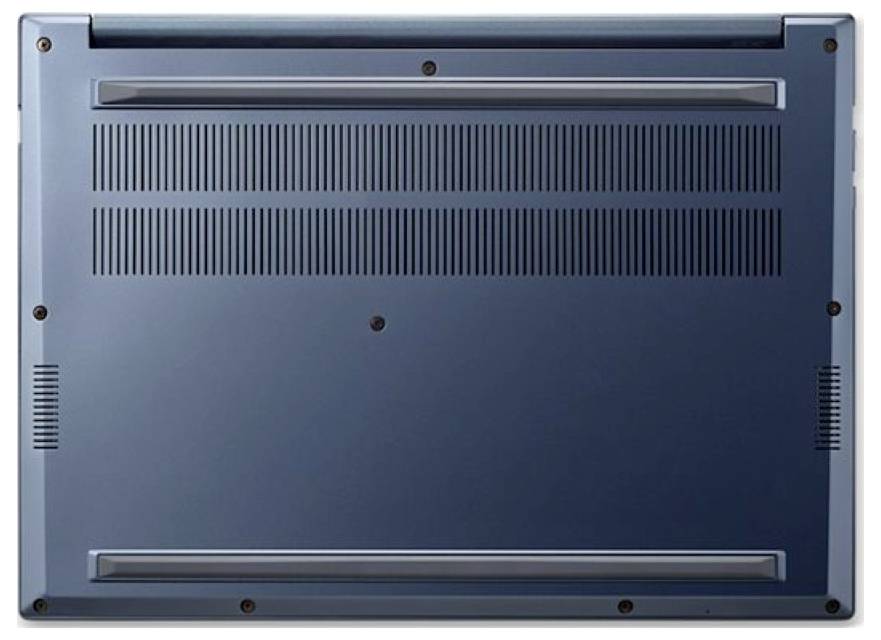 Das Bild zeigt die Unterseite eines blauen Laptops mit sichtbaren Belüftungsschlitzen und mehreren Schrauben entlang der Kanten.