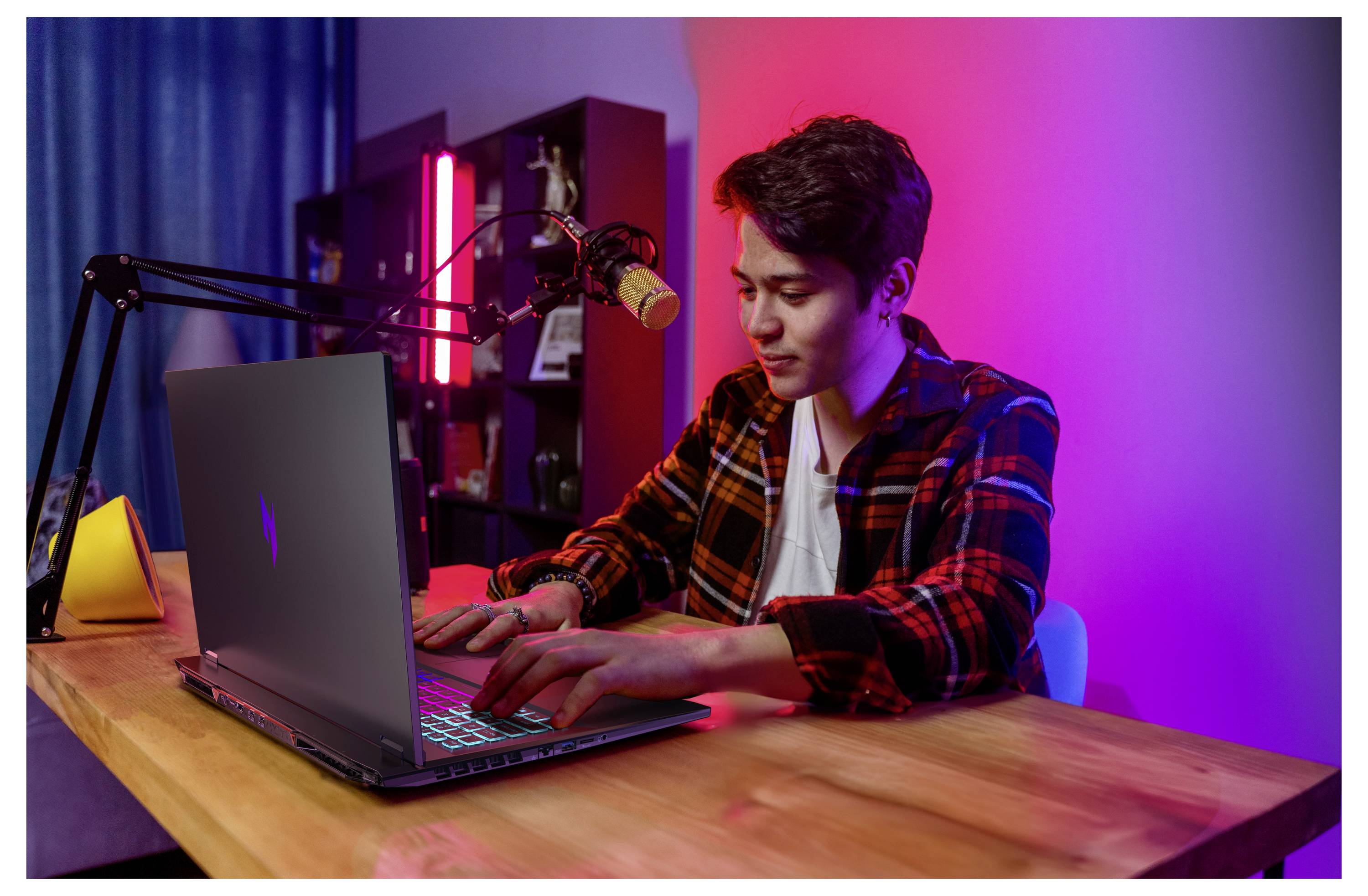 Acer Gaming Notebook Nitro 16S AI 40.6cm (16 Zoll) WQXGA AMD Ryzen AI 7 350 16GB RAM 1000GB SSD Deutsch, QWERTZ GeForce RTX™ 5070