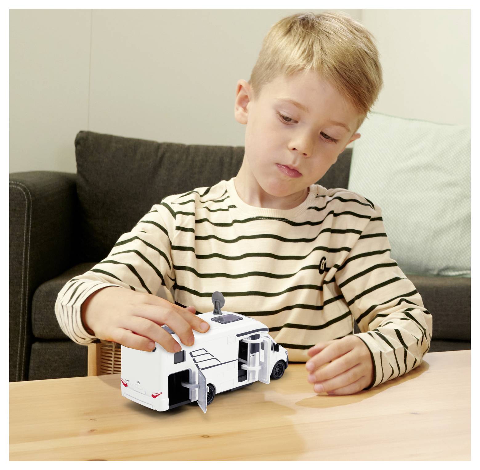 Majorette Hymer B-Class Camper Fertigmodell PKW Modell