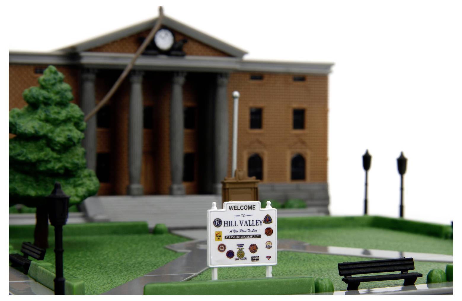 JADA TOYS Back to the Future Clock Tower NanoScene Auto-Station