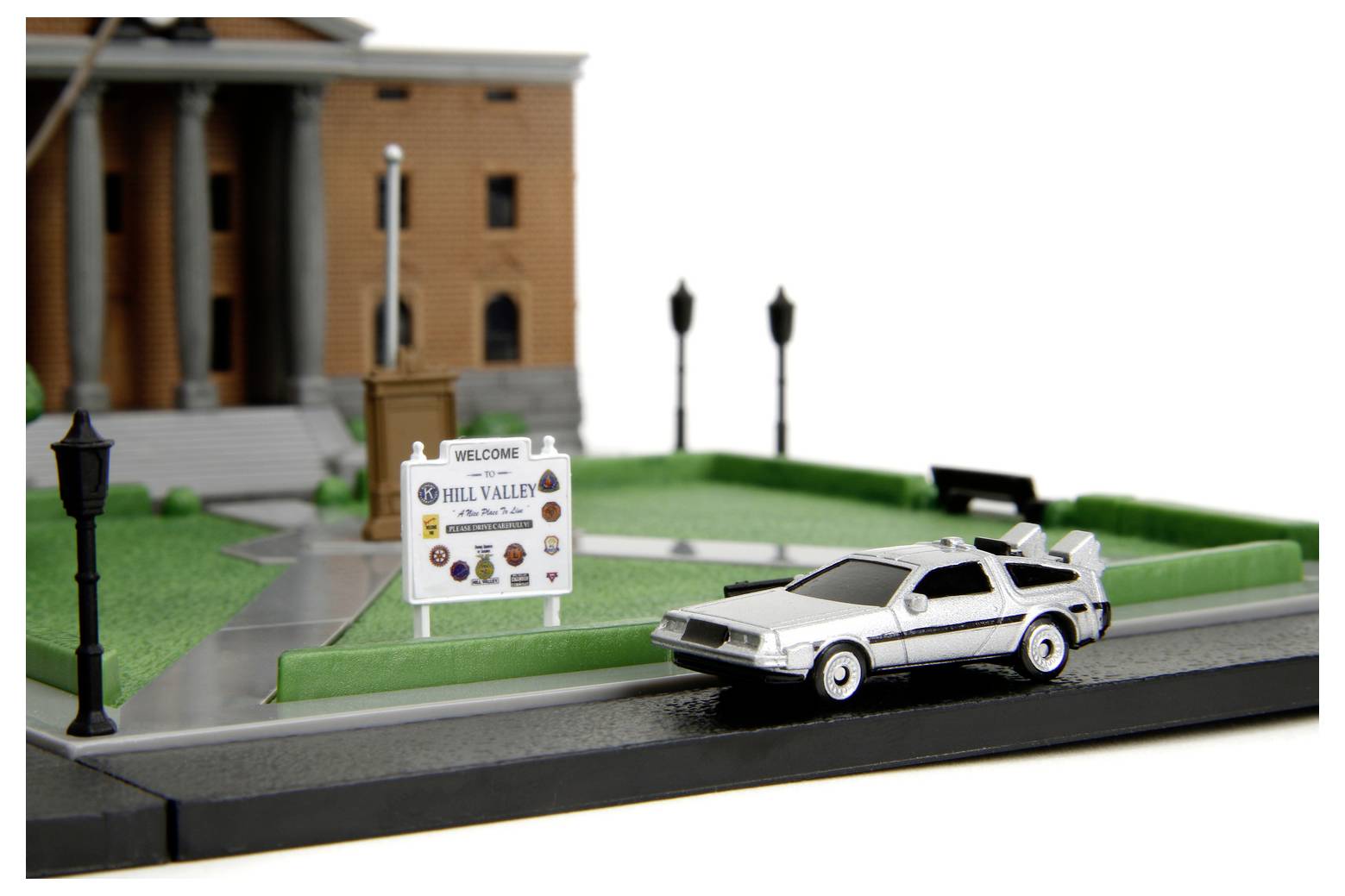 JADA TOYS Back to the Future Clock Tower NanoScene Auto-Station