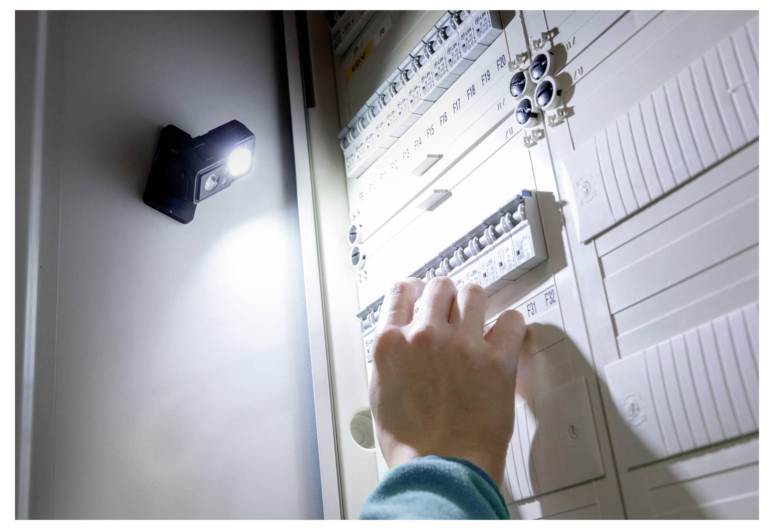 Ansmann Stirnlampe HD700RS-DS COB LED, LED Stirnlampe Li-Ionen Akkus 10.5h 1600-0701