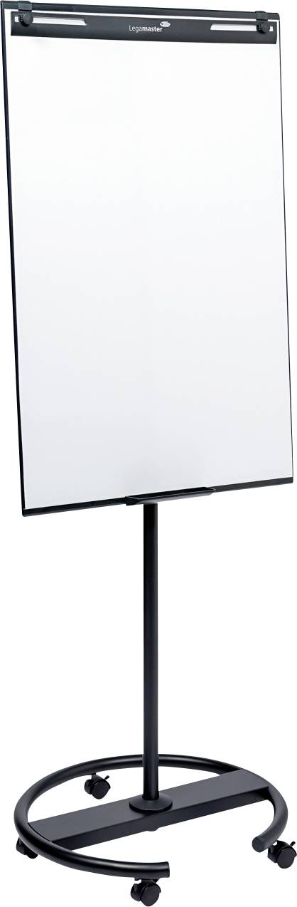 Ein mobiler Flipchart-Ständer mit einem leeren weißen Papierblock, gestützt von einem schwarzen Metallgestell auf Rollen.