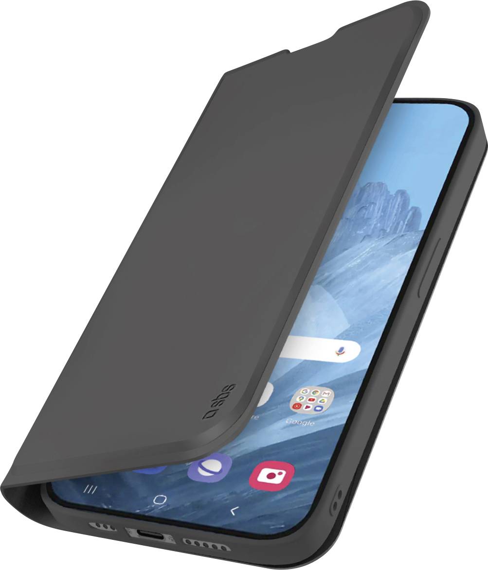 Ein Smartphone in einem schwarzen Gehäuse mit einer aufklappbaren Hülle, die teilweise offen ist und den Bildschirm mit Apps und einem blau gestalteten Hintergrundbild zeigt.