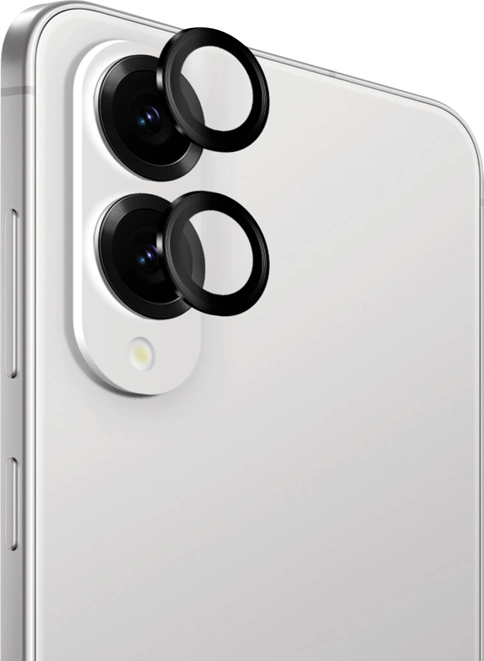 Nahaufnahme des Dual-Kamera-Systems eines silbernen Smartphones mit Blitzlicht, das zwei Objektivschutzkappen aufweist und das schlanke Design des Geräts hervorhebt.