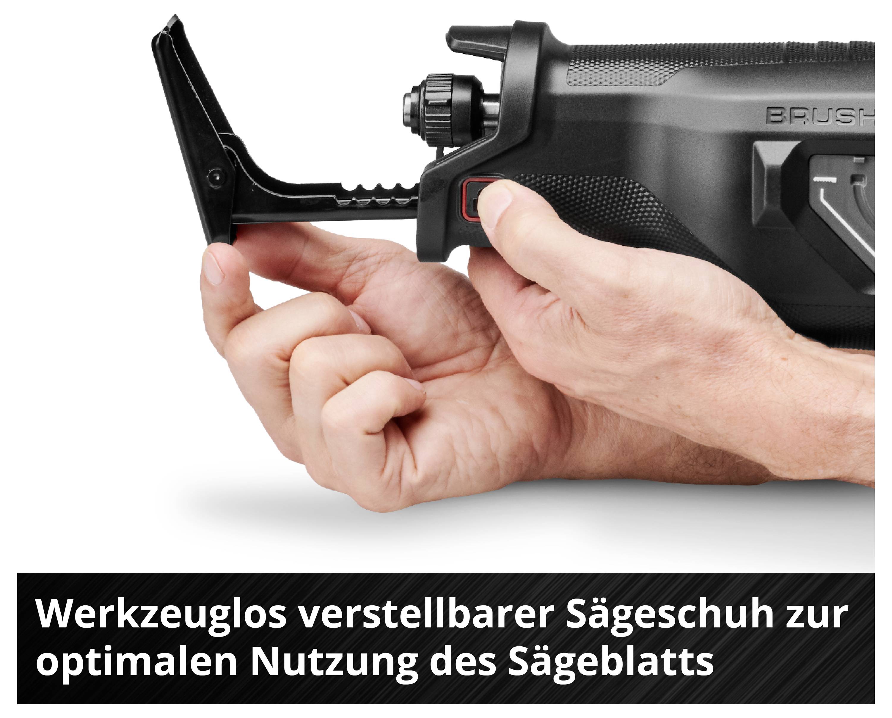 Hände zeigen, wie der werkzeuglos verstellbare Sägeschuh einer Säge zur optimalen Nutzung des Sägeblatts justiert wird.