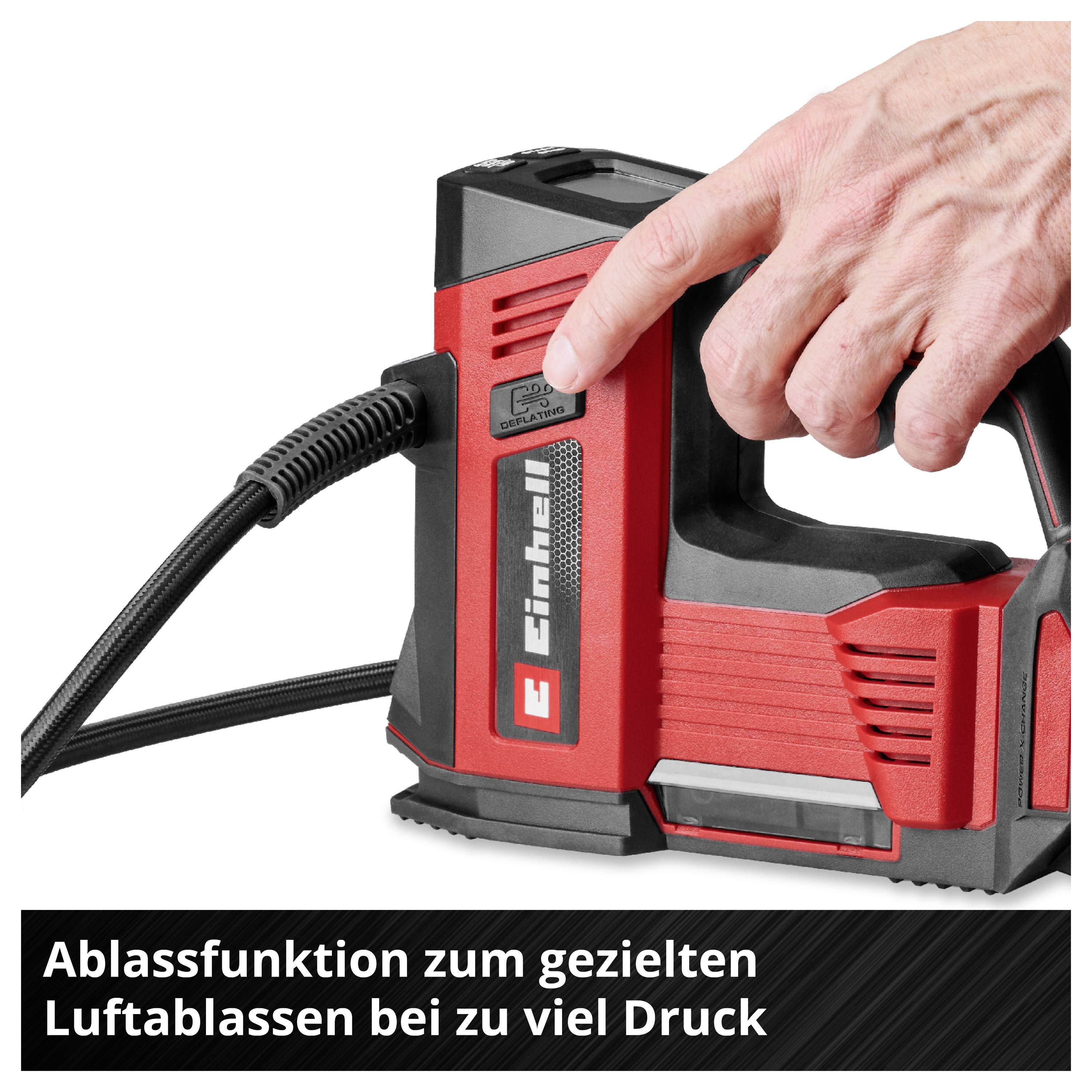 Rote Luftpumpe mit schwarzem Schlauch. Hand drückt schwarzen Knopf. Text: Ablassfunktion zum gezielten Luftablassen bei zu viel Druck.