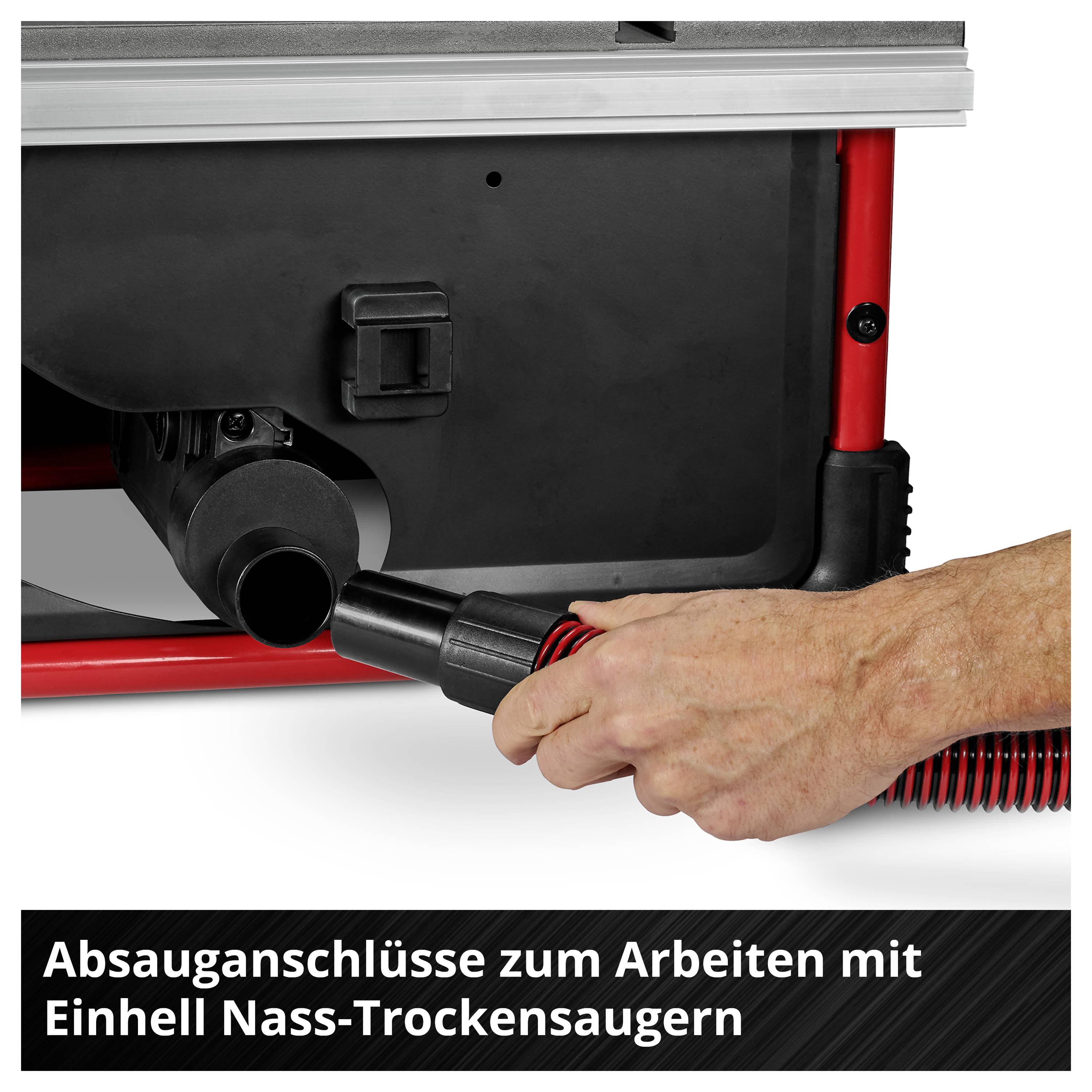 Eine Hand schließt einen Schlauch an eine Maschine an und zeigt damit die Kompatibilität mit Einhell Nass-Trockensaugern. Text lautet: 'Absauganschlüsse zum Arbeiten mit Einhell Nass-Trockensaugern'
