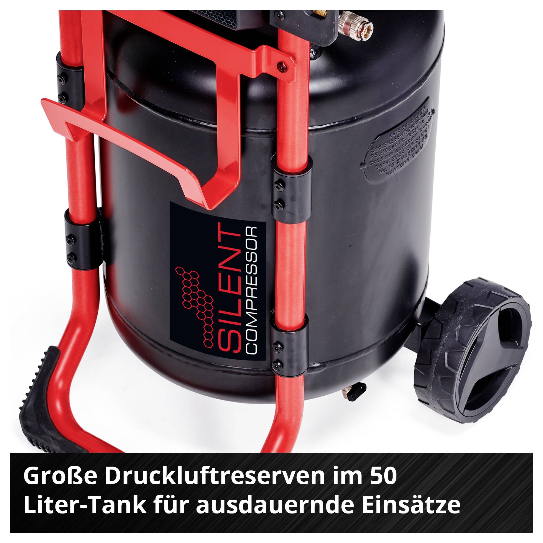 Ein schwarzer Kompressor mit rotem Rahmen, großem Rad und Text 'Silent Compressor'. 50-Liter-Tank für langfristige Einsätze.