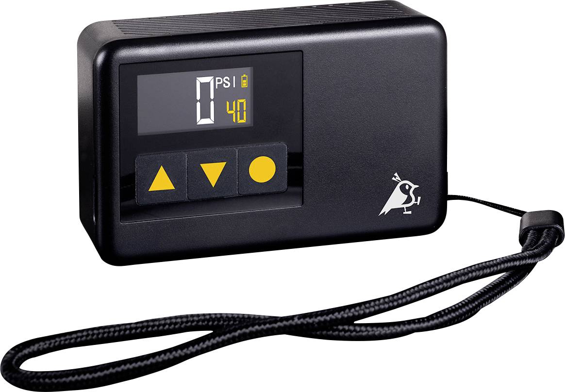 Ein digitales Manometer mit der Anzeige '0 PSI' auf einem Display, mit Tasten darunter und einem Handgelenkband angebracht.