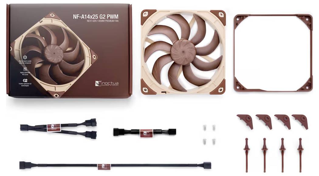 Lüfter 'Noctua NF-A14x25 G2 PWM' mit Verpackung und Zubehör, einschließlich Kabeln, Schrauben und Gummibefestigungen, auf weißem Hintergrund präsentiert.