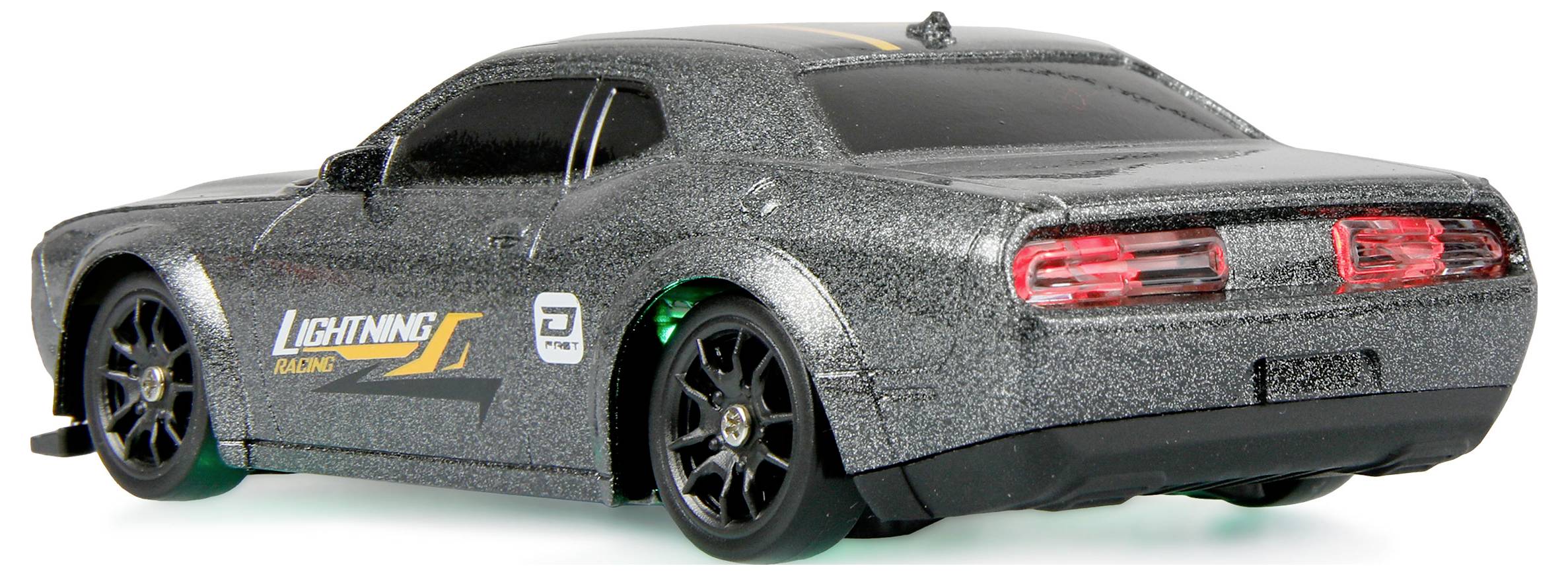 Ein kleines, detailliertes Modellauto mit metallfarbenem Finish, das einen 'Lightning Racing' Aufkleber trägt. Das Auto wird von hinten und in einem seitlichen Winkel betrachtet.