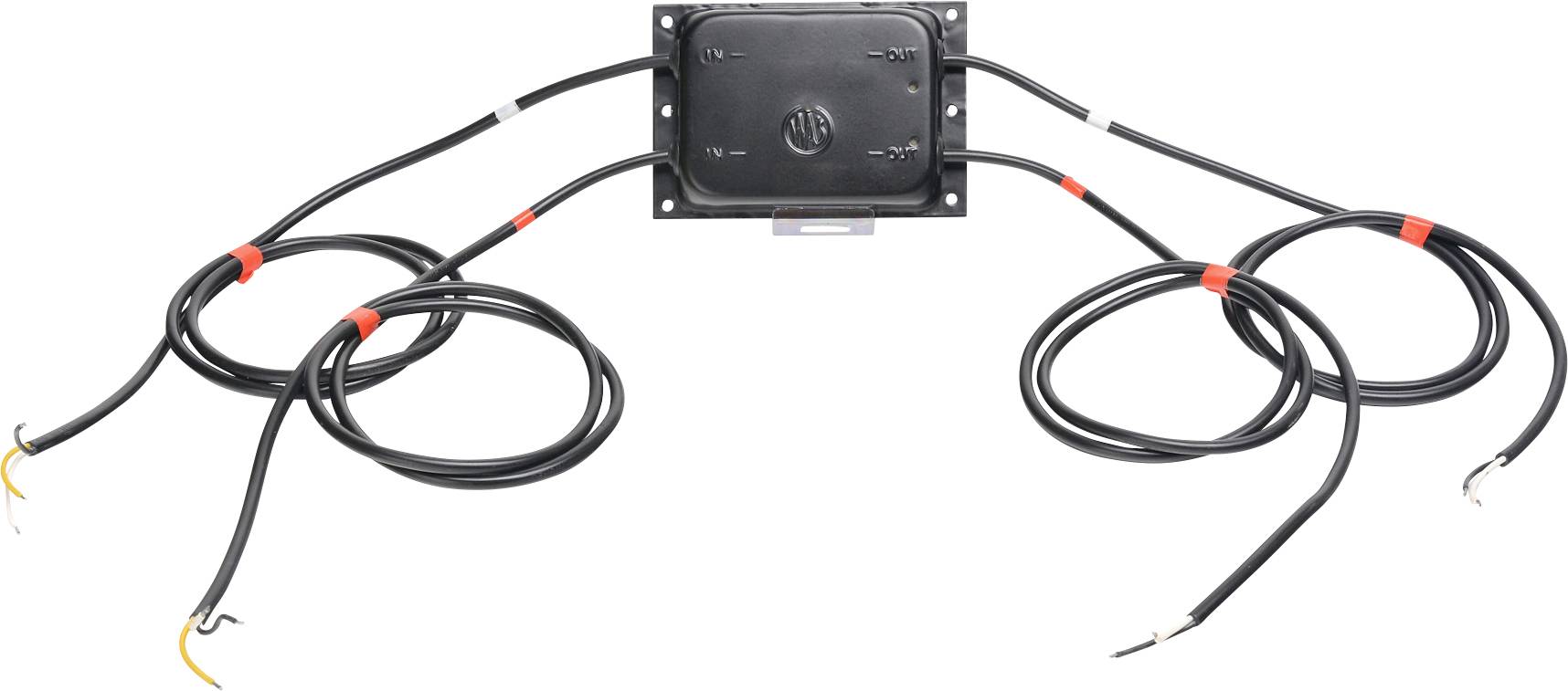 Elektrischer Verteilkasten mit drei schwarzen Kabeln, jedes mit freiliegenden Enden für Verdrahtungsverbindungen, positioniert vor weißem Hintergrund.