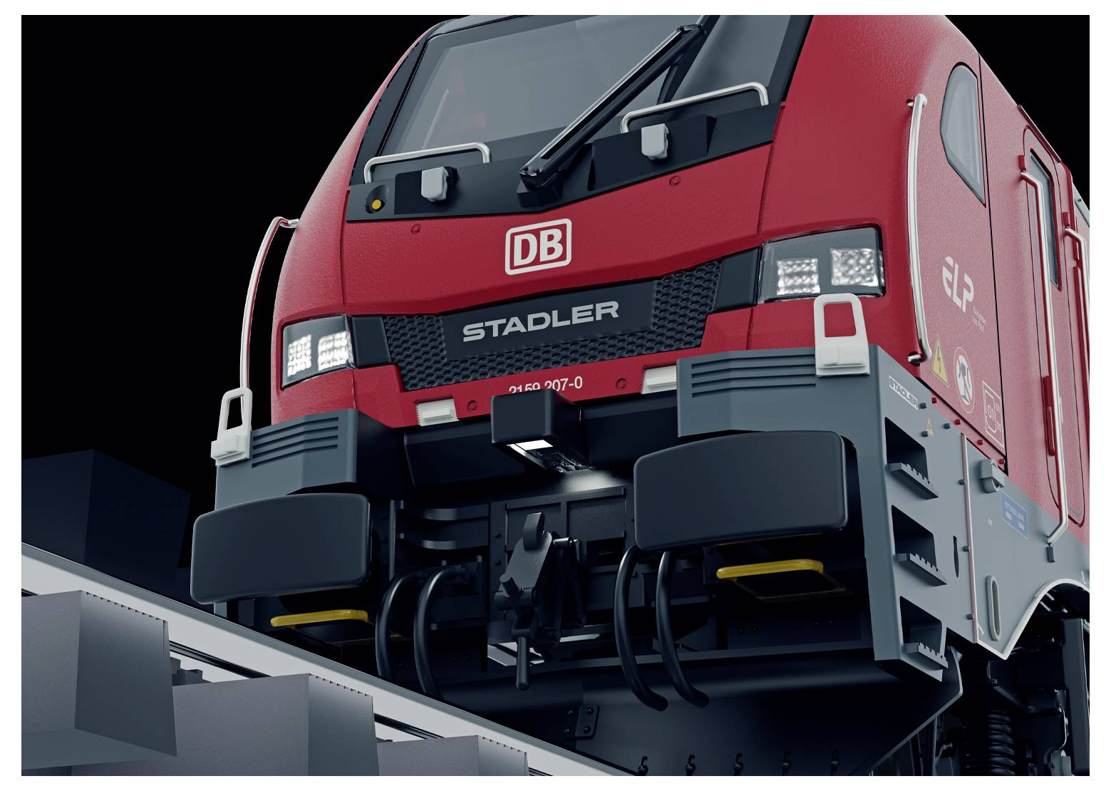 Eine Nahaufnahme einer roten Zuglokomotive mit einem 'DB' Logo, 'Stadler' Schriftzug und detaillierter Frontalansicht auf Gleisen, die Abfahrtsbereitschaft andeutet.