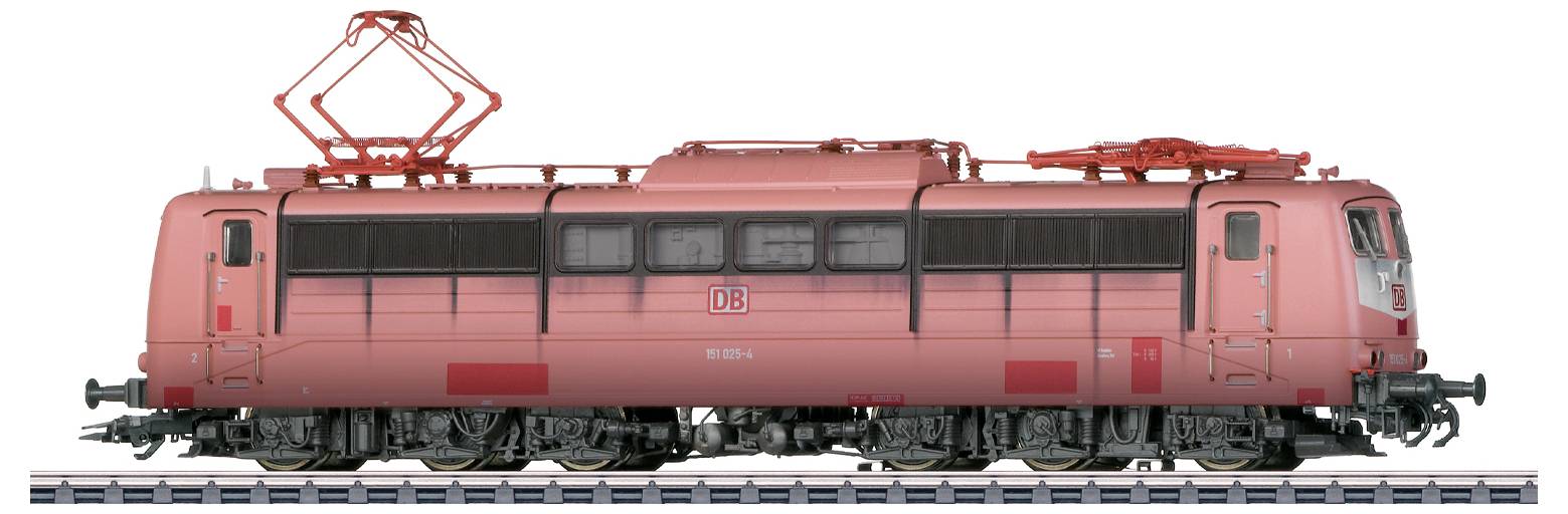 Eine rote elektrische Lokomotive auf Bahngleisen, die nach rechts blickt, mit einem DB-Logo an ihrer Seite.