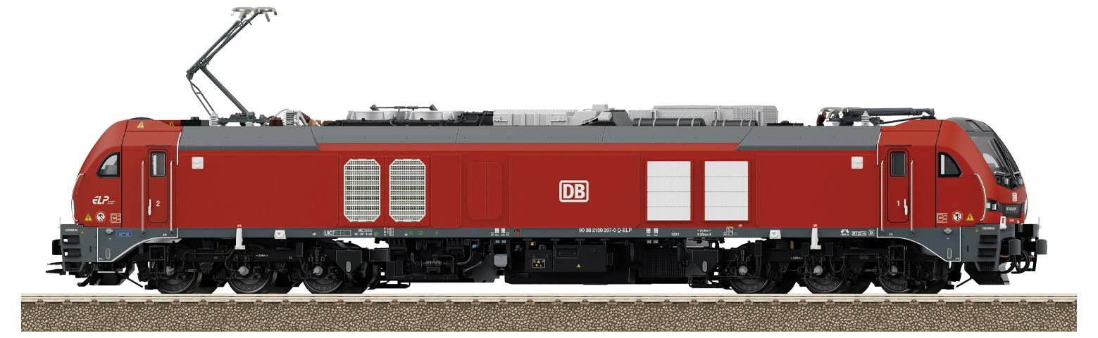 Eine rote elektrische Zuglokomotive mit einem 'DB'-Logo, ausgestattet mit Stromabnehmer auf dem Dach und mehreren Rädern, die auf einem Gleis vor einem weißen Hintergrund abgebildet ist.