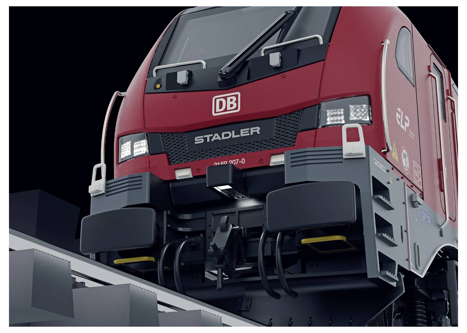 Eine Nahaufnahme eines roten Lokomotivzuges mit den Logos von 'DB' und 'STADLER', aufgenommen auf Schienen, die das Design der Frontseite hervorhebt.