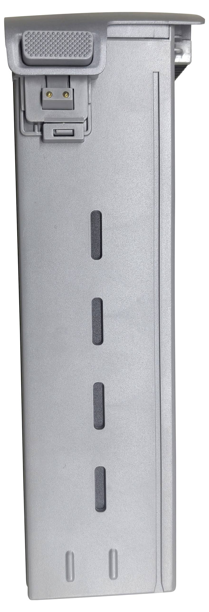 Ein silbernes Metallmagazin mit strukturiertem Verschluss und sichtbaren Markierungen entlang seiner Länge, verwendet zum Halten von Munition in einer Schusswaffe.