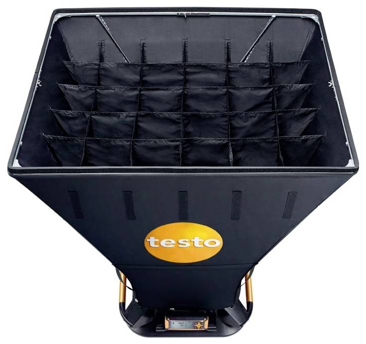 Eine schwarze Luftstromhaube mit Gittermuster und 'testo' Logo, entwickelt zur Messung des Luftvolumens von Belüftungssystemen.