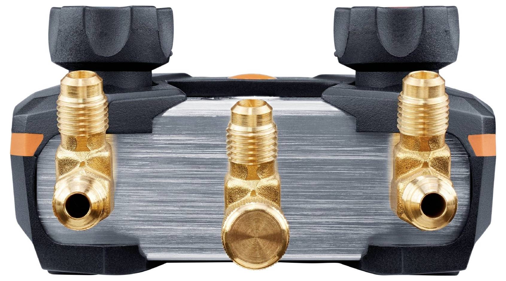 Eine Messingheizungs-, Lüftungs- und Klimaanlage (HVAC) Verteilerleiste mit drei Anschlüssen und zwei schwarzen Knöpfen oben ist abgebildet. Sie wird verwendet, um Verbindungen zu Kältesystemen zur Drucküberwachung herzustellen.