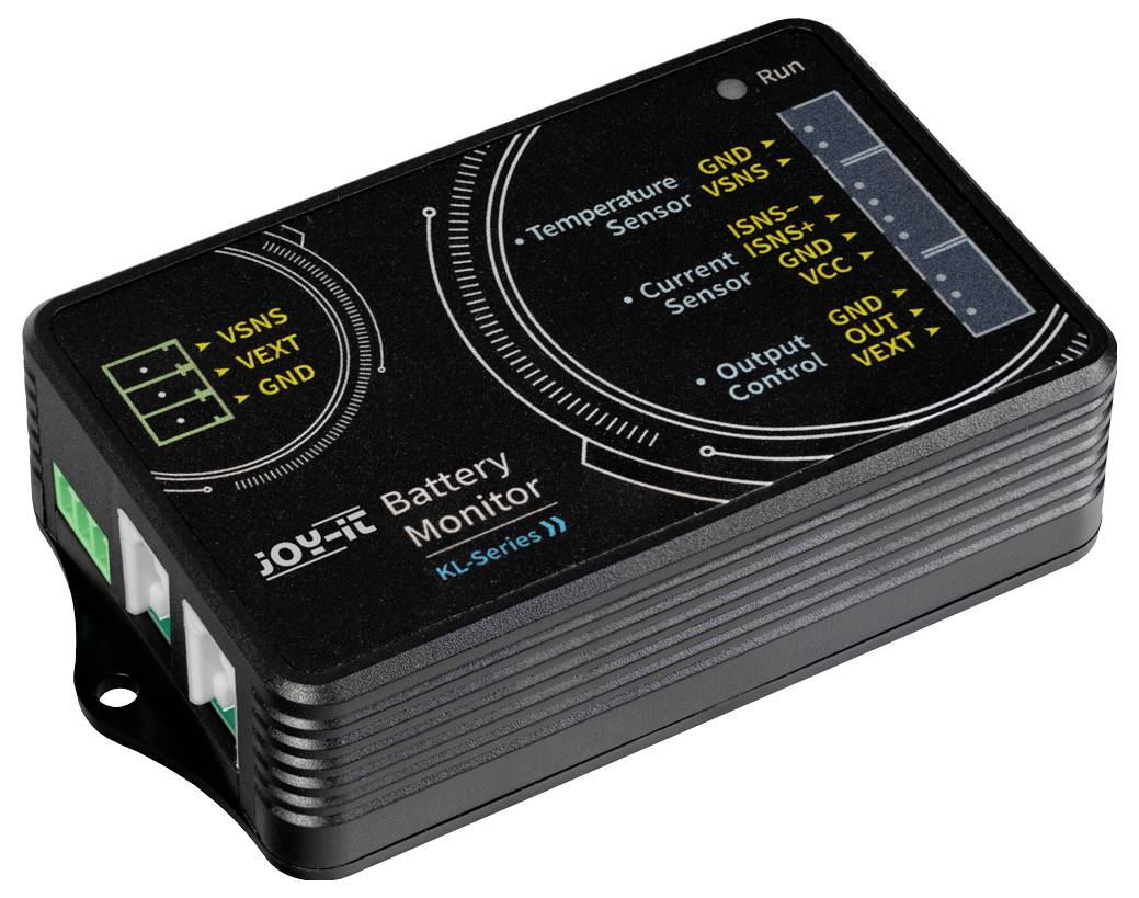 Batteriemonitor-Gerät mit gekennzeichneten Anschlüssen für Spannungs- und Stromsensoren, Ausgangskontrolle und Anschlüssen mit den Bezeichnungen GND, VSNS, ISNS und VEXT.