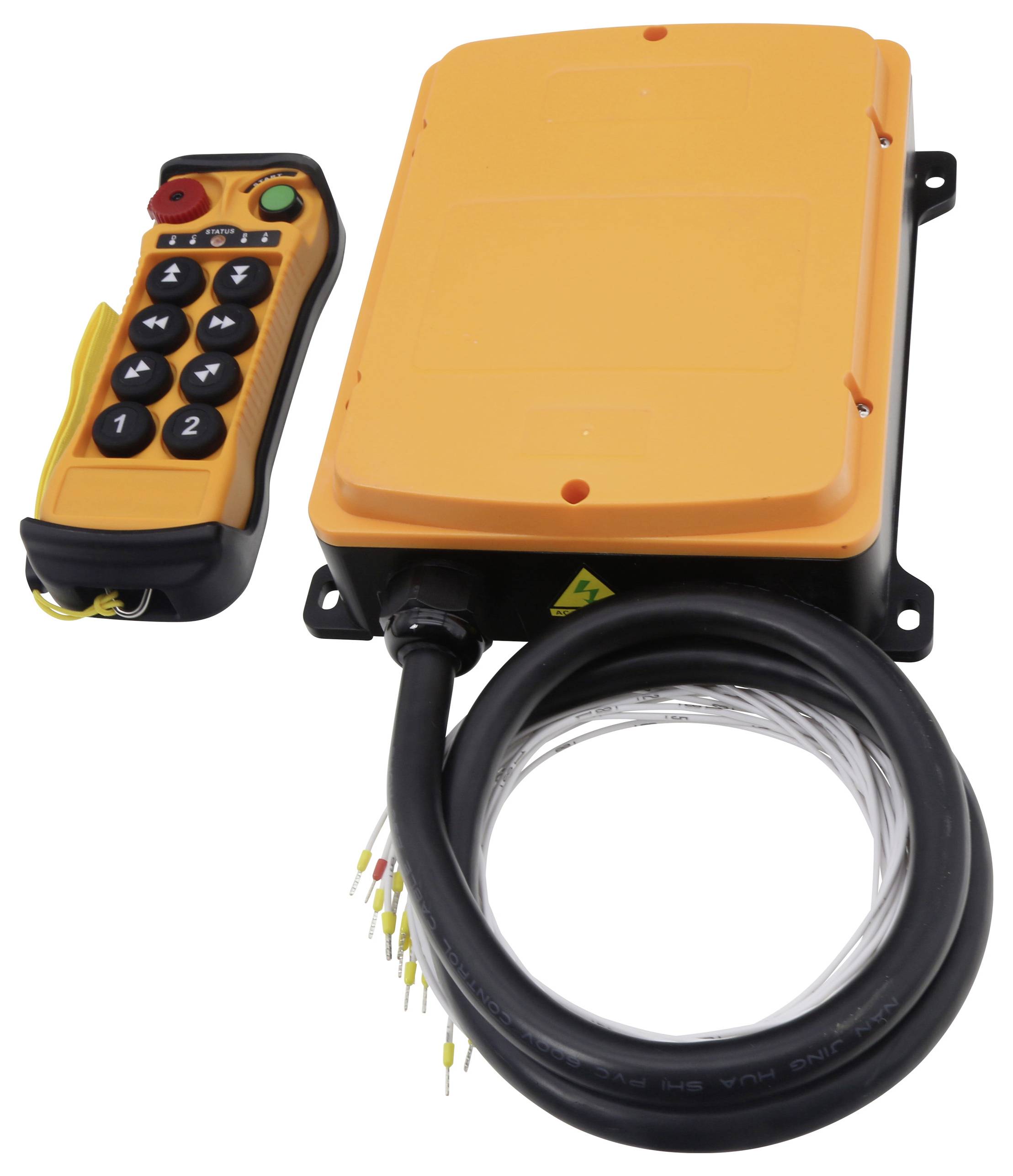 Orange Kasten mit schwarzem Kabel, daneben schwarze Fernbedienung mit numerischer Tastatur und roten, grünen, gelben Tasten auf weißem Hintergrund.