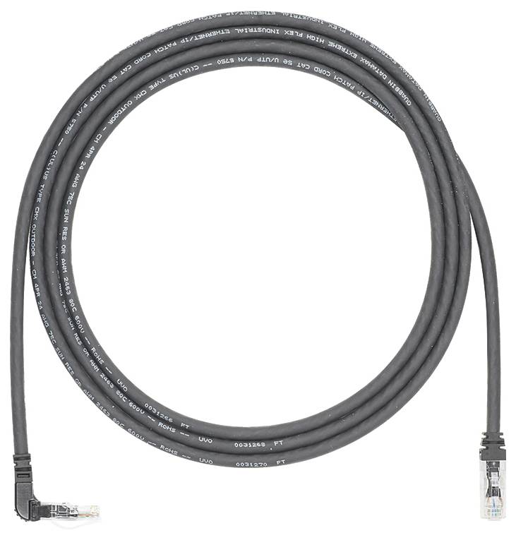 Schwarzes industrielles Ethernet Cat6a geschirmtes Kabel mit Steckern, aufgerollt.