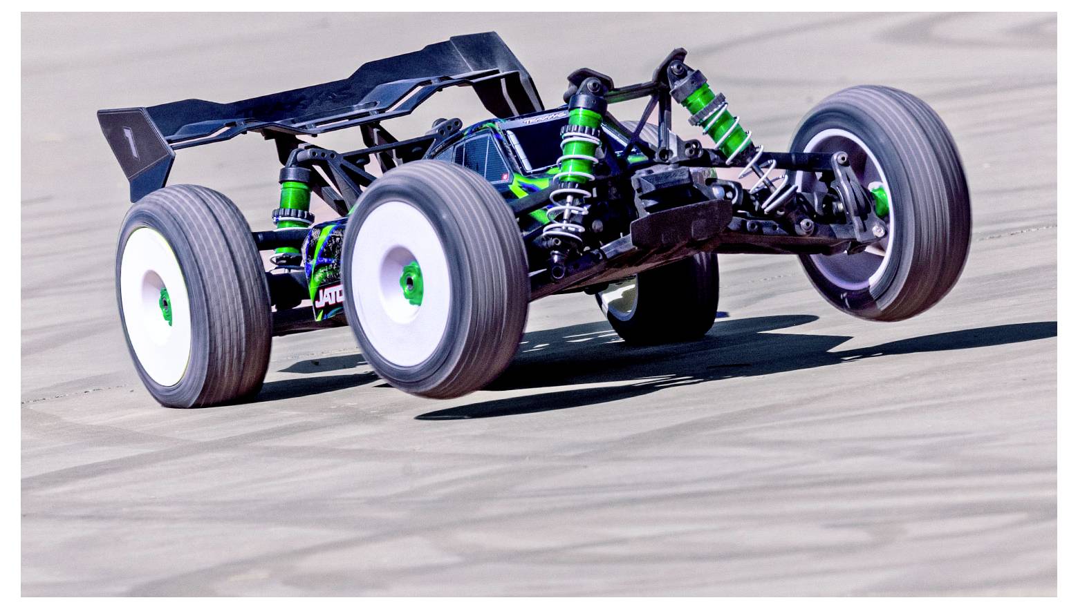 Traxxas JATO 4x4 VXL 4S Grün Brushless 1:8 RC Modellauto Elektro Buggy Allradantrieb (4WD) RtR 2,4GHz