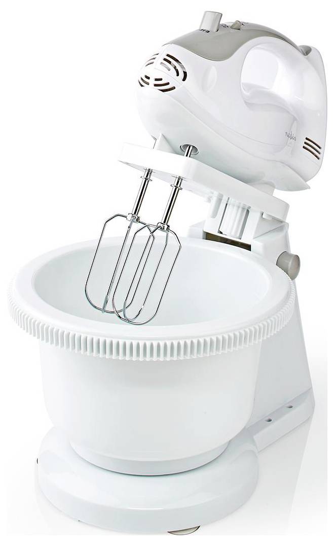 Ein weißer Standmixer mit einer großen Rührschüssel und doppelten Rührbeaten, der für die Verwendung in der Küche beim Backen oder bei der Speisenzubereitung konzipiert ist.