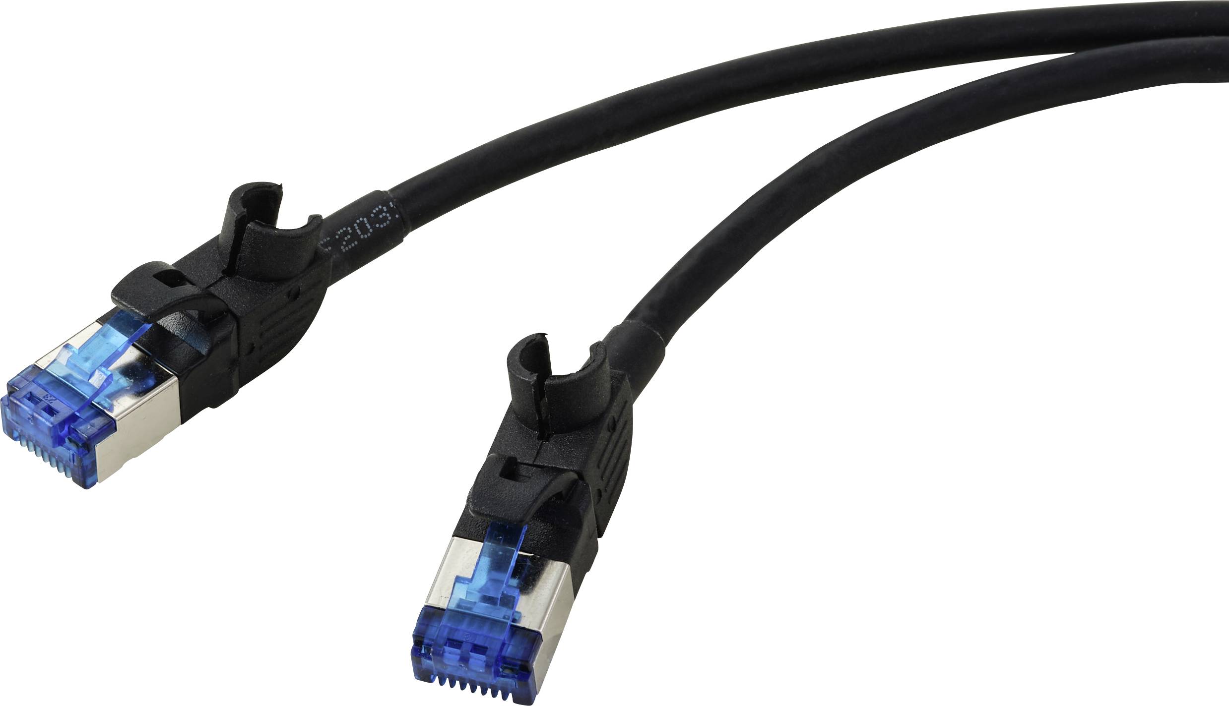 Ein schwarzes Ethernet-Kabel mit zwei blauen Steckern an jedem Ende, das für Internet- und Netzwerkverbindungen verwendet wird.