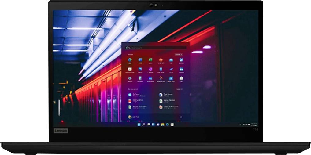 Ein Laptop zeigt einen Bildschirm mit dem Windows 11 Startmenü; der Hintergrund zeigt einen lebhaften, beleuchteten Flur mit Neonlichtern.